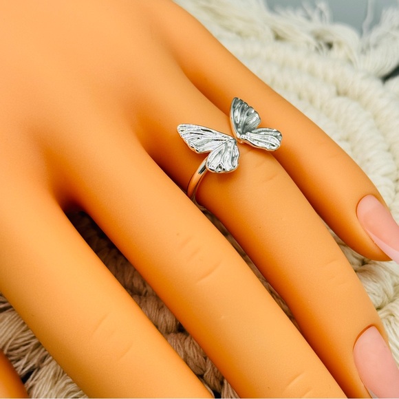 925 Handmade Butterfly Ring - Picture 3 of 7